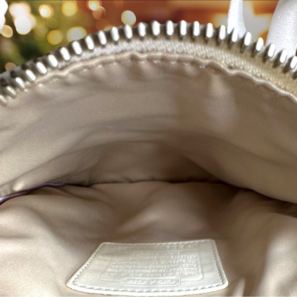 Coach cream jacquard signature and leather crossbody handbag -painted horse bit - Picture 9 of 15